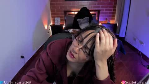 curly_scarlett69 online show from January 31, 11:46 pm