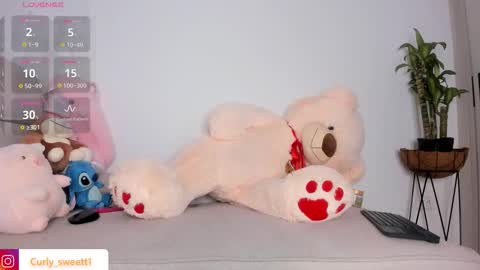 Curly  -  OF- CURLY SWEETT online show from February 24, 3:15 pm