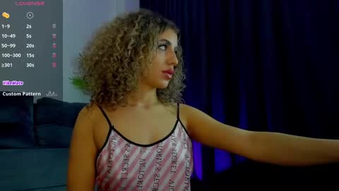 Snapshot of curlyanto chatting on February 4, 3:00 am Antonia online show from February 4, 3:00 am