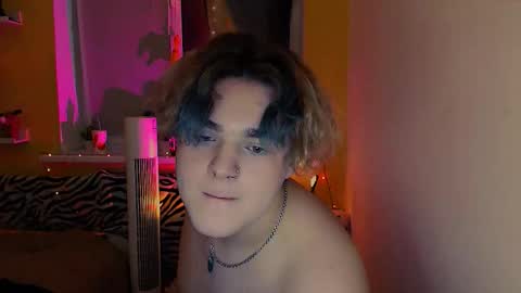 curlyboy_1 online show from November 13, 4:31 pm