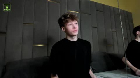 Snapshot of curlytwinkboy chatting on September 25, 8:38 pm KEVIN online show from September 25, 8:38 pm