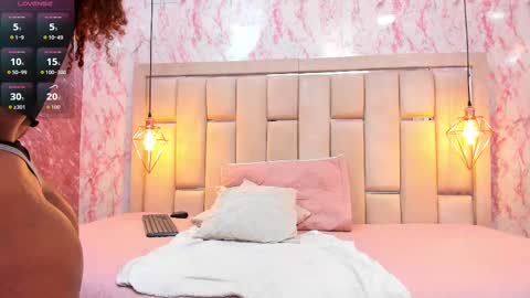Snapshot of curvy_alyanna chatting on September 18, 11:58 am Alyanna online show from September 18, 11:58 am