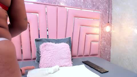 Alyanna  online show from January 9, 12:00 pm