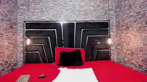 Snapshot of curvy_alyanna chatting on October 3, 12:02 pm Alyanna online show from October 3, 12:02 pm