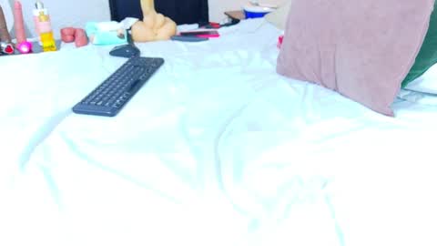 Snapshot of curvyebonyy_ chatting on February 20, 3:45 am Danna online show from February 20, 3:45 am