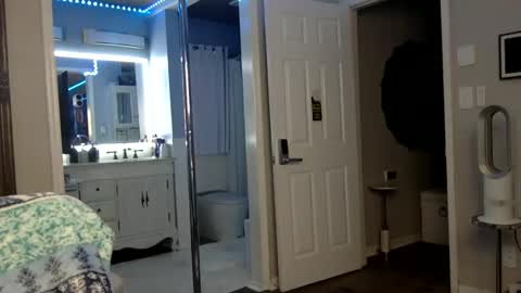 curvyfunlover online show from October 28, 10:49 am