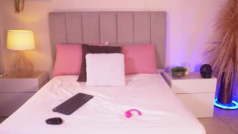 Samantha online show from February 1, 7:11 pm