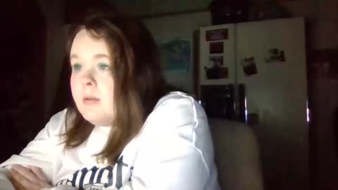 Snapshot of curvyplayday chatting on March 3, 6:48 am dahlia -kim online show from March 3, 6:48 am