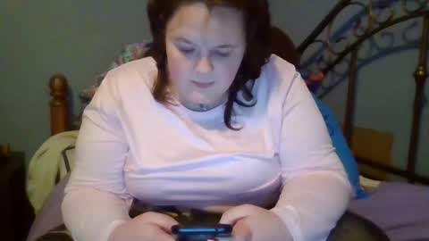 Snapshot of curvyplayday chatting on February 9, 5:19 am dahlia -kim online show from February 9, 5:19 am