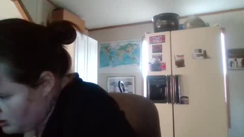 Snapshot of curvyplayday chatting on February 1, 9:19 pm dahlia -kim online show from February 1, 9:19 pm
