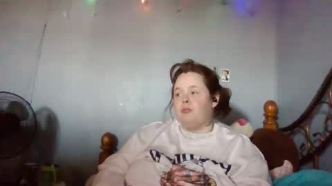 Snapshot of curvyplayday chatting on February 23, 8:11 pm dahlia -kim online show from February 23, 8:11 pm