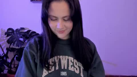 Vivi  online show from November 9, 4:05 am