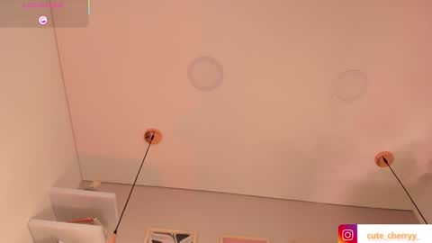 Snapshot of cute__cherry_ chatting on October 3, 10:07 pm Amber online show from October 3, 10:07 pm
