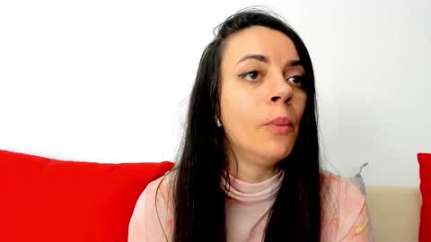 Snapshot of cute_angel95 chatting on February 24, 10:03 pm cute_angel95 online show from February 24, 10:03 pm