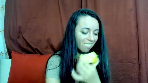 Snapshot of cute_angel95 chatting on October 10, 6:25 pm cute_angel95 online show from October 10, 6:25 pm