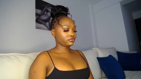 Liya online show from March 2, 1:27 pm