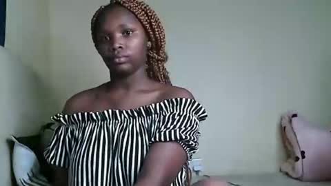 Snapshot of cute_beb2 chatting on January 30, 12:48 pm V EE online show from January 30, 12:48 pm