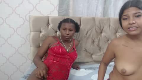 Snapshot of cute_ebony_18_ chatting on September 30, 5:01 pm cute_ebony_18_ online show from September 30, 5:01 pm
