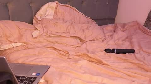 Emma online show from March 17, 1:38 pm