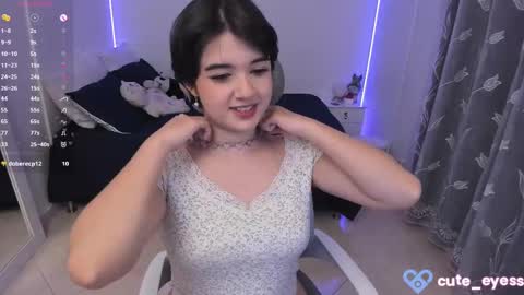 Snapshot of cute_eyess chatting on October 1, 8:30 pm Cute online show from October 1, 8:30 pm