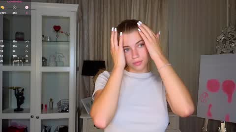 Snapshot of cute_fox_girl chatting on September 12, 7:32 am Anne online show from September 12, 7:32 am