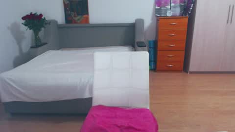 Snapshot of cute_jes chatting on February 17, 8:16 pm cute_jes online show from February 17, 8:16 pm