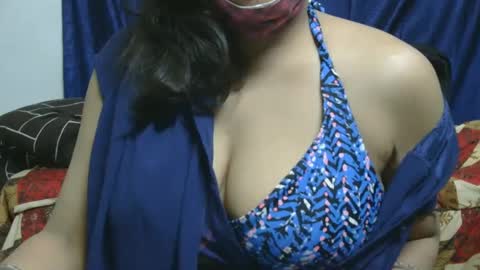 Snapshot of cute_kashmira99 chatting on February 22, 9:12 am kashmira online show from February 22, 9:12 am