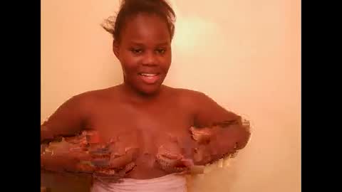 cute_latifah online show from February 8, 11:46 am