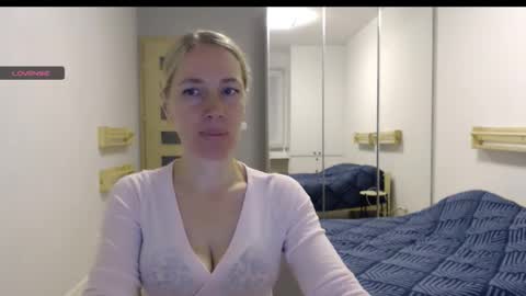 Snapshot of cute_lion_ chatting on October 9, 6:35 pm cute_lion_ online show from October 9, 6:35 pm