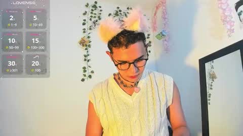 Snapshot of cute_sammy_1 chatting on September 26, 12:02 pm cute_sammy_1 online show from September 26, 12:02 pm