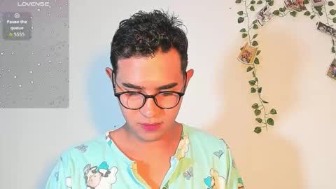 Snapshot of cute_sammy_1 chatting on October 4, 11:30 am cute_sammy_1 online show from October 4, 11:30 am