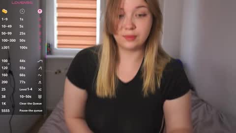 Snapshot of cute_sharloti chatting on October 19, 3:38 pm Sasha online show from October 19, 3:38 pm