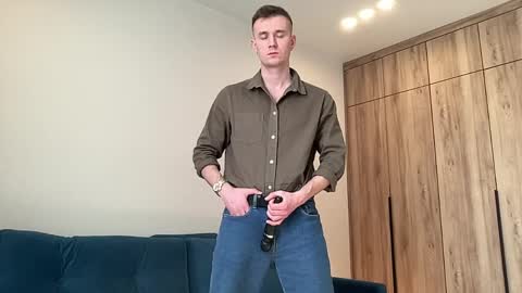 cute_skywalker online show from April 16, 10:15 am