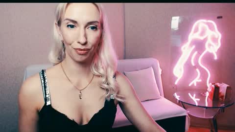 cute_smile_shy online show from October 28, 8:54 pm