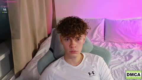 Snapshot of cute_thomas chatting on October 22, 7:26 pm Thomas - online show from October 22, 7:26 pm