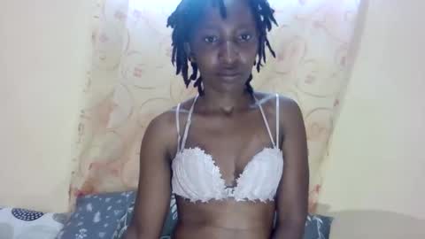 cute_xeniah online show from September 13, 5:43 am