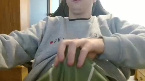 Cuteboy090 online show from April 29, 9:03 am