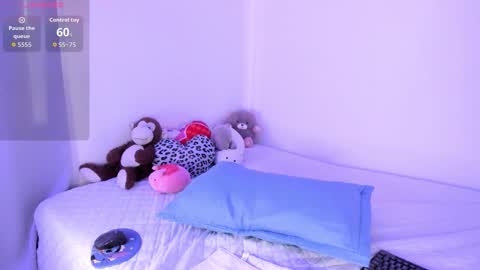 Annee  online show from January 10, 10:04 pm