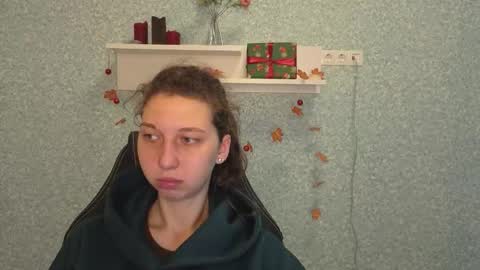 Elli online show from December 18, 6:41 am