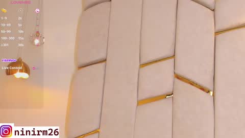 Snapshot of cutegirl__nini chatting on February 18, 7:32 am andre online show from February 18, 7:32 am