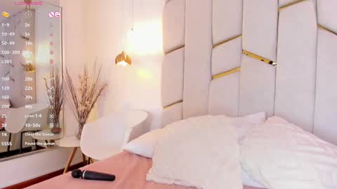 Snapshot of cutegirl__nini chatting on September 24, 4:52 am andre online show from September 24, 4:52 am