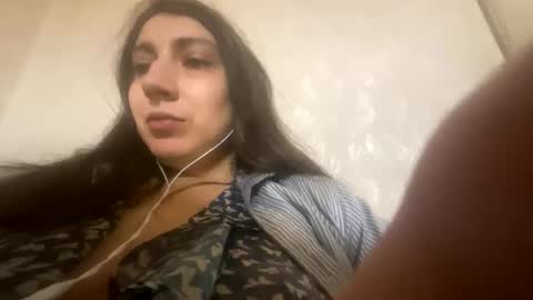 Snapshot of cutekattie chatting on October 8, 8:53 am cutekattie online show from October 8, 8:53 am