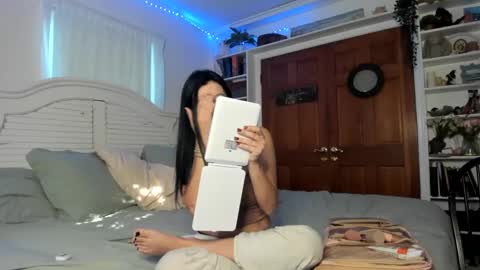 Cutelittlemama0418 Lola online show from October 6, 12:12 pm