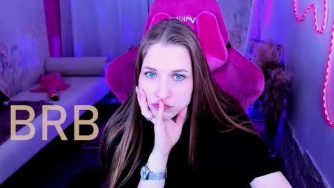 Rina online show from December 3, 5:19 am