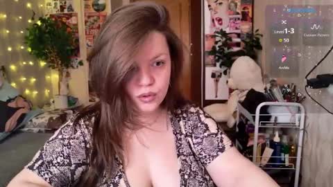 cutewhip online show from April 22, 1:29 pm