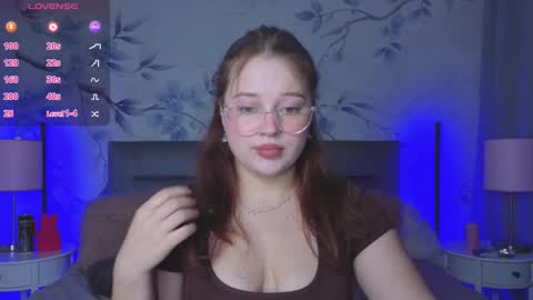 Snapshot of cutie__cutiee_ chatting on September 21, 10:25 pm Nika online show from September 21, 10:25 pm