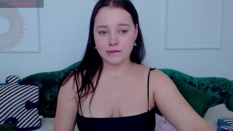 Snapshot of cutie__cutiee_ chatting on October 2, 10:30 pm Nika online show from October 2, 10:30 pm