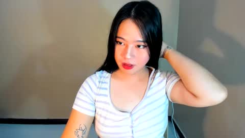 Snapshot of cutie_asianwoman chatting on February 17, 7:12 pm cutie_asianwoman online show from February 17, 7:12 pm