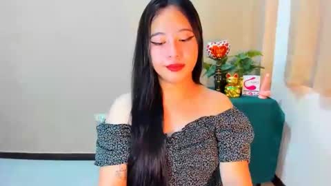 Snapshot of cutie_asianwoman chatting on October 1, 8:13 am cutie_asianwoman online show from October 1, 8:13 am