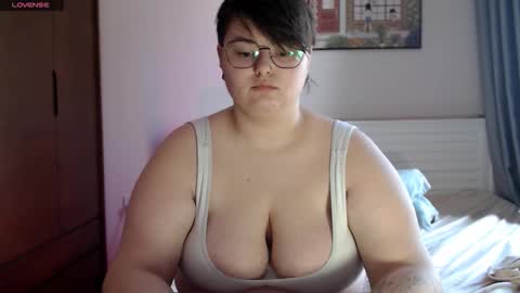 Snapshot of cutie_florence chatting on September 23, 7:57 am Sophie Lilith online show from September 23, 7:57 am